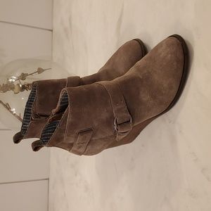 Suede bootie